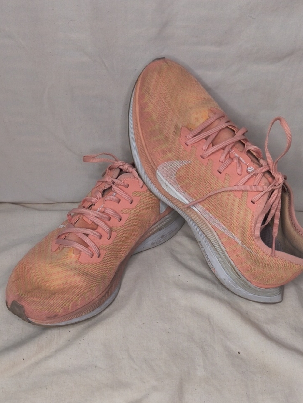 Nike Women's Peach/Pink Athletic Running Shoes Size 9 AM